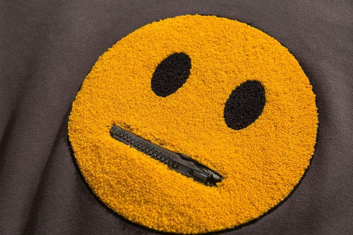 Smiley Face Zipper Pocket Hoodie | Streetwear Skater Fashion met Emoji